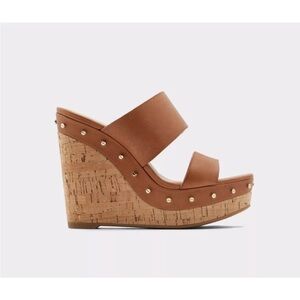 Aldo wedge sandal size 7 never worn new in box